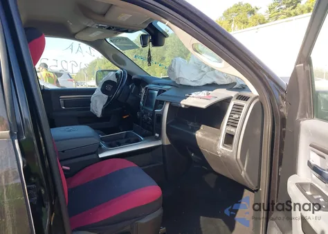 2018 Ram 1500 Big Horn 4X4 5'7 Box z USA, uszkodzony, nr VIN 1C6RR7LGXJS260238